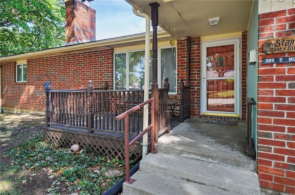 305 E Monroe Street — photo 14