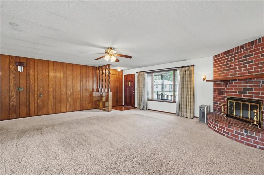 305 E Monroe Street — photo 18