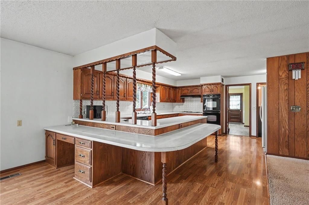305 E Monroe Street — photo 21