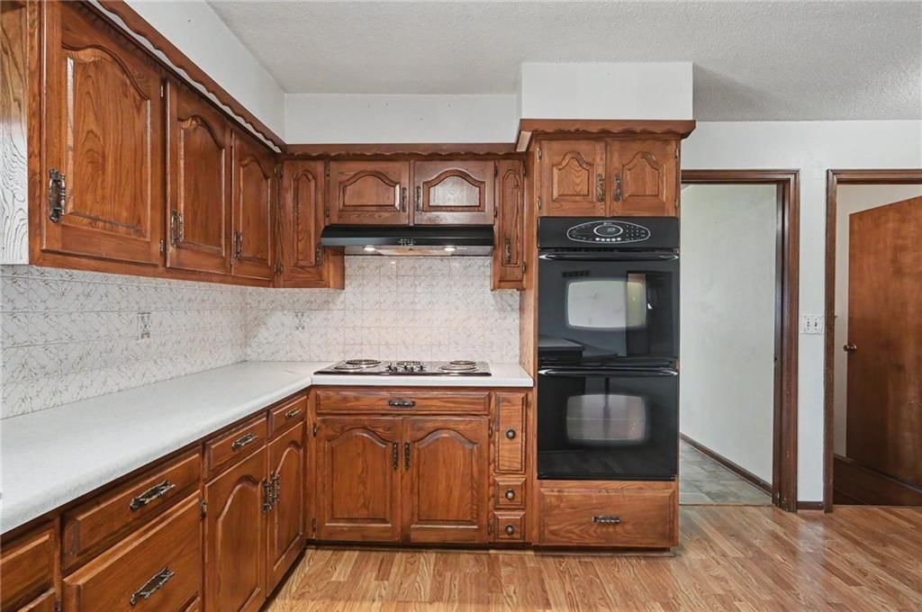 305 E Monroe Street — photo 25