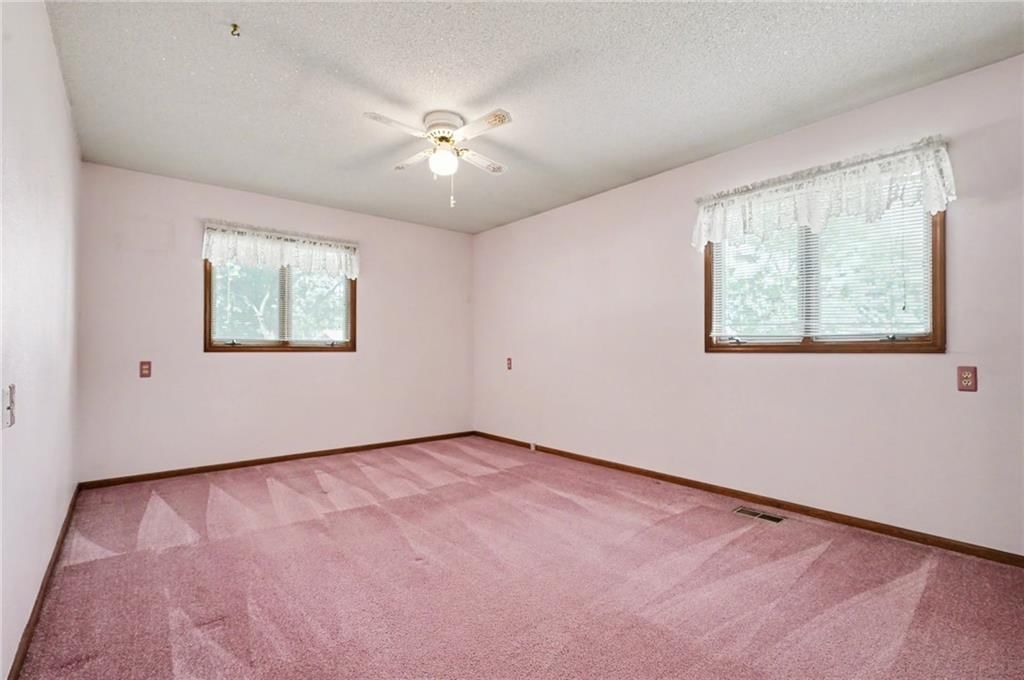 305 E Monroe Street — photo 33