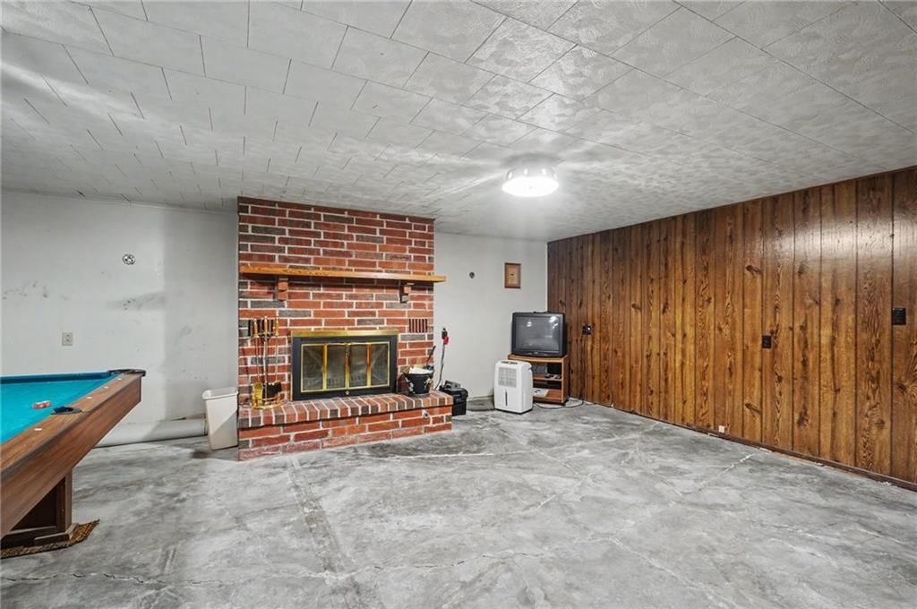 305 E Monroe Street — photo 40