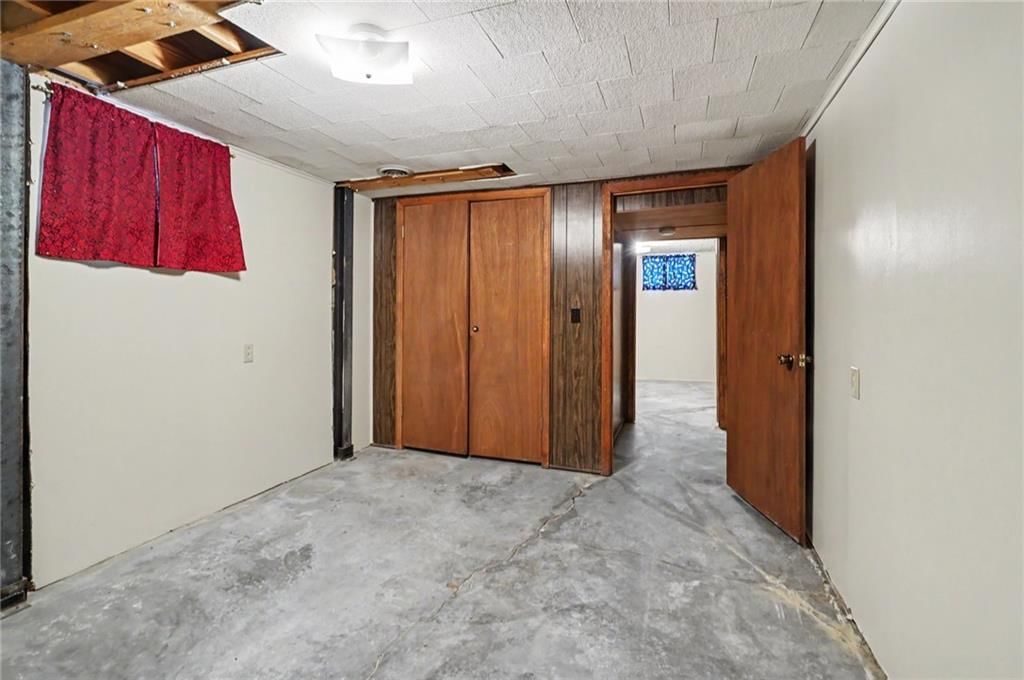 305 E Monroe Street — photo 46