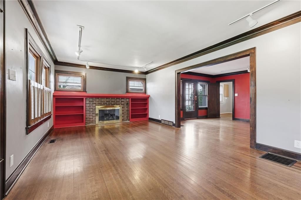 1315 W 50th Terrace — photo 5