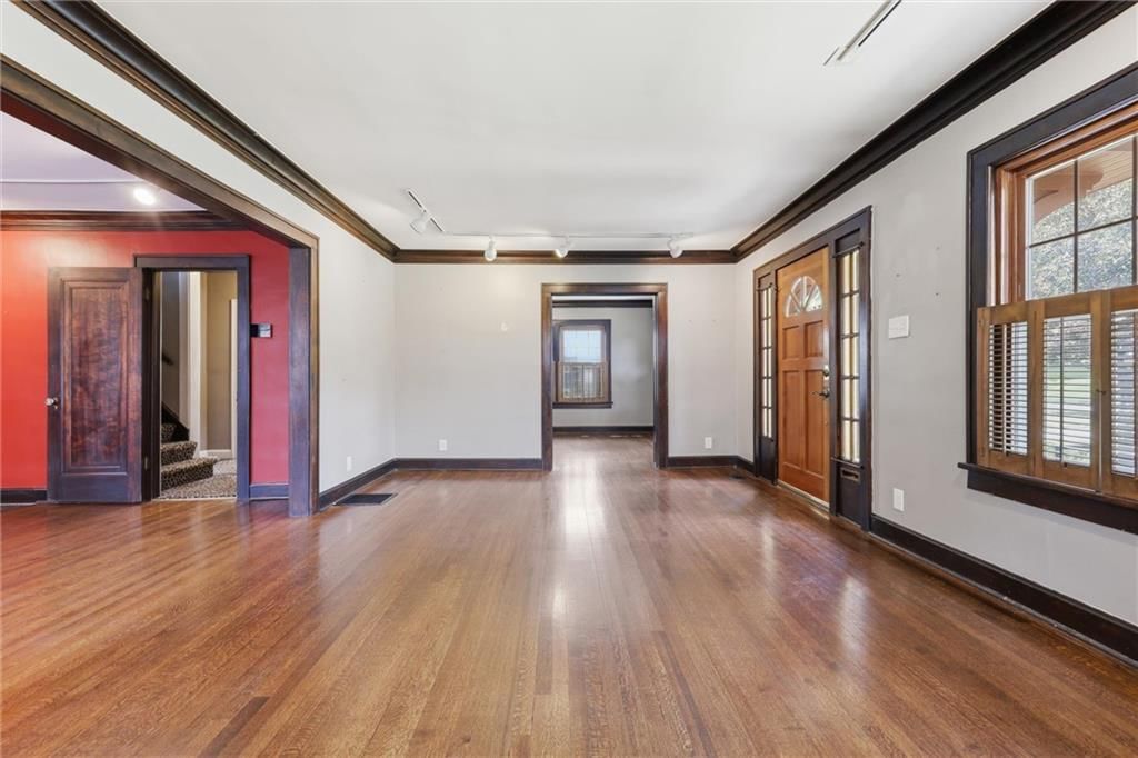 1315 W 50th Terrace — photo 9