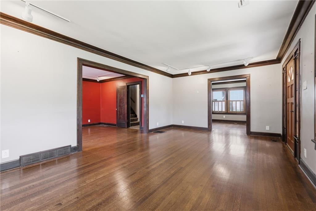 1315 W 50th Terrace — photo 10