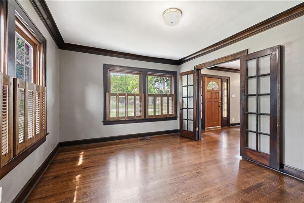 1315 W 50th Terrace — photo 11