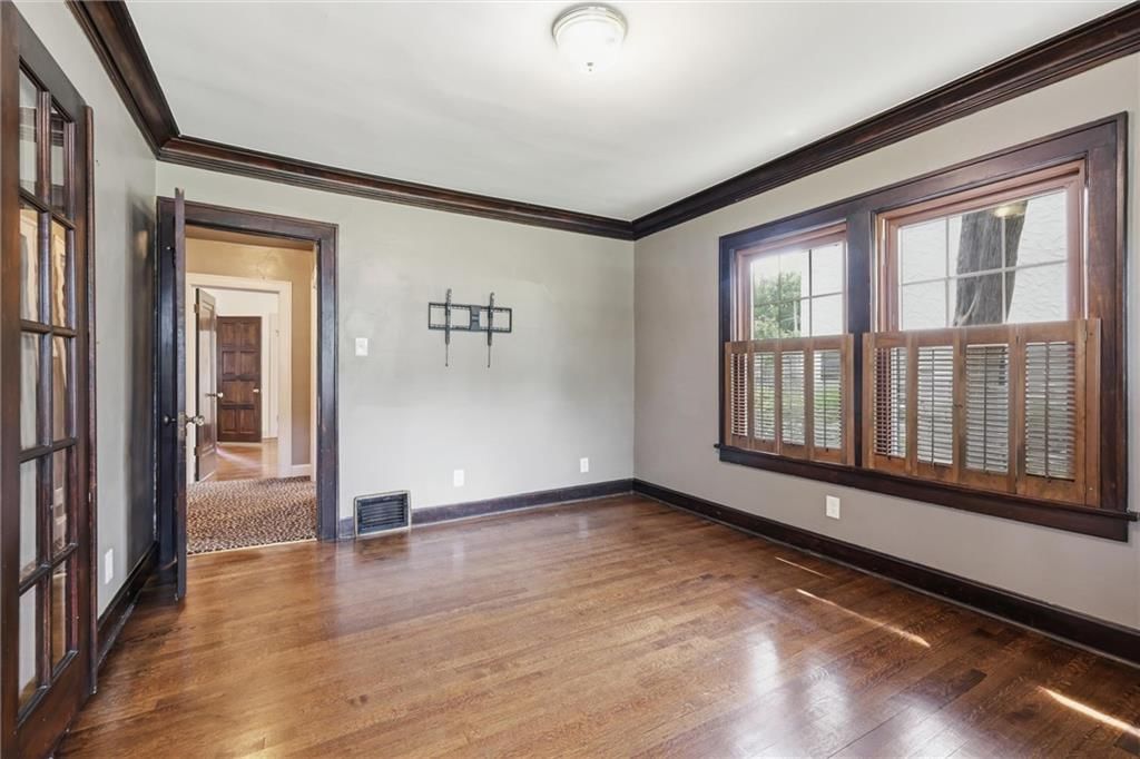 1315 W 50th Terrace — photo 12