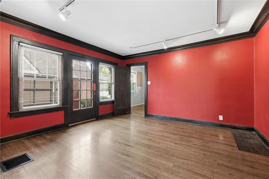 1315 W 50th Terrace — photo 13