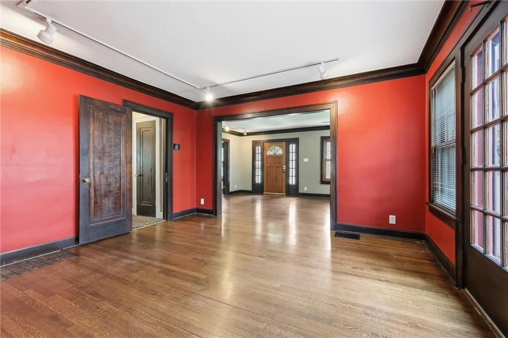 1315 W 50th Terrace — photo 14