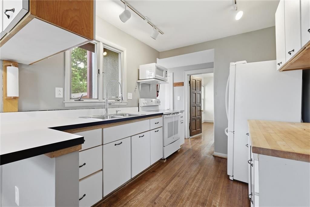 1315 W 50th Terrace — photo 17