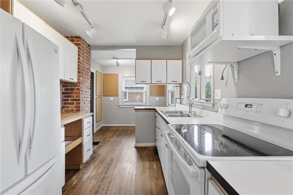1315 W 50th Terrace — photo 18