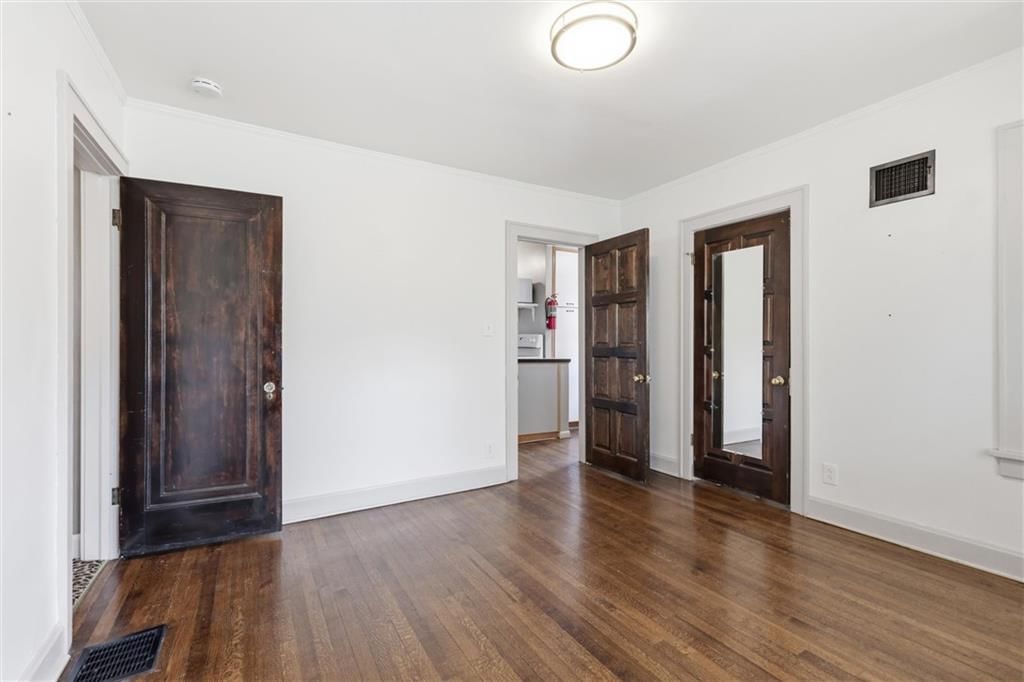 1315 W 50th Terrace — photo 20
