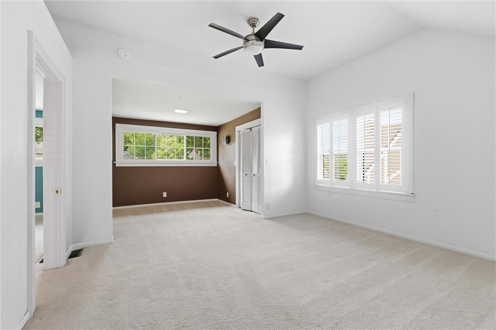 1315 W 50th Terrace — photo 27