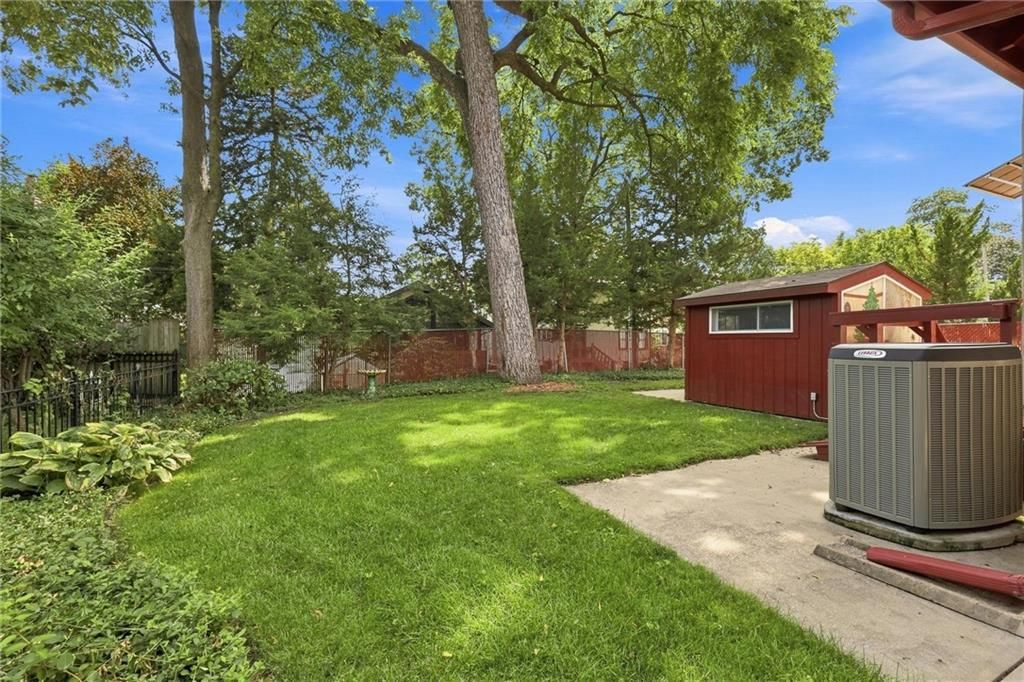 1315 W 50th Terrace — photo 35