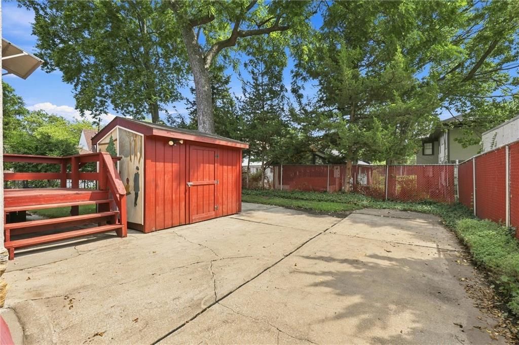 1315 W 50th Terrace — photo 36