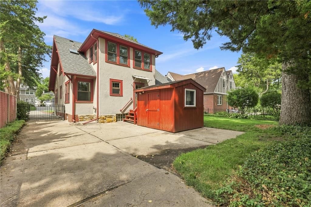 1315 W 50th Terrace — photo 37