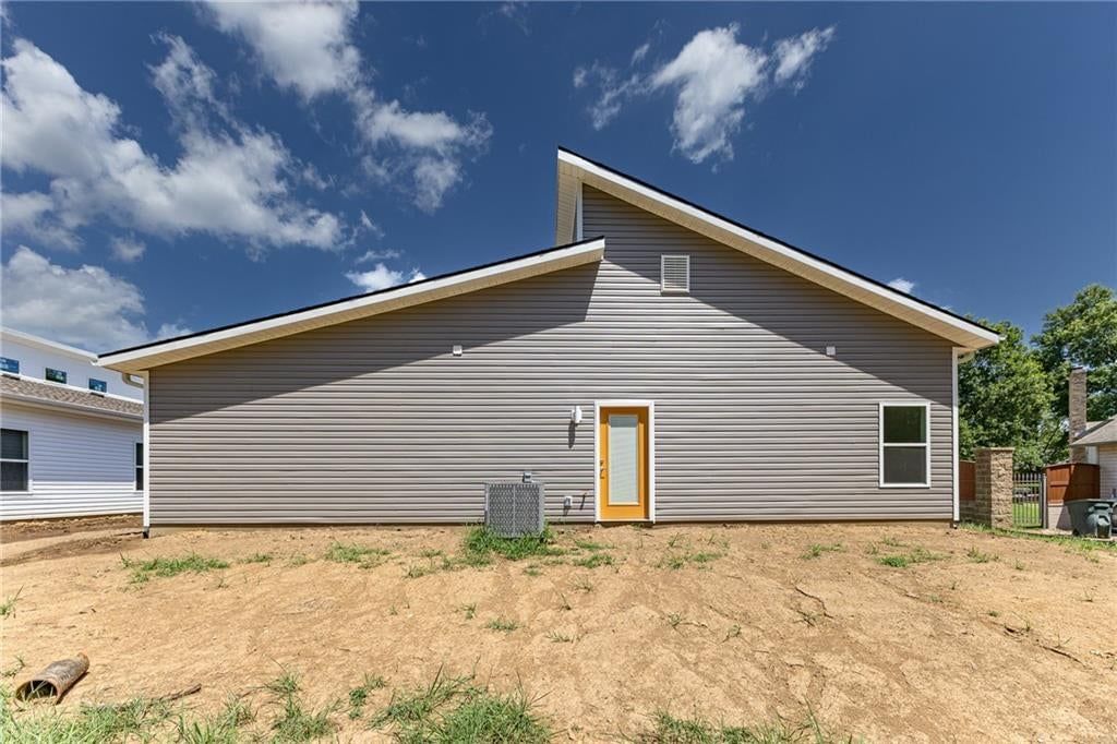 1501 Ashton Way — photo 24