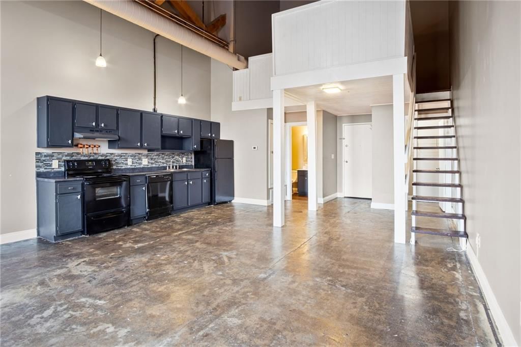 113 W 5th Street — photo 2