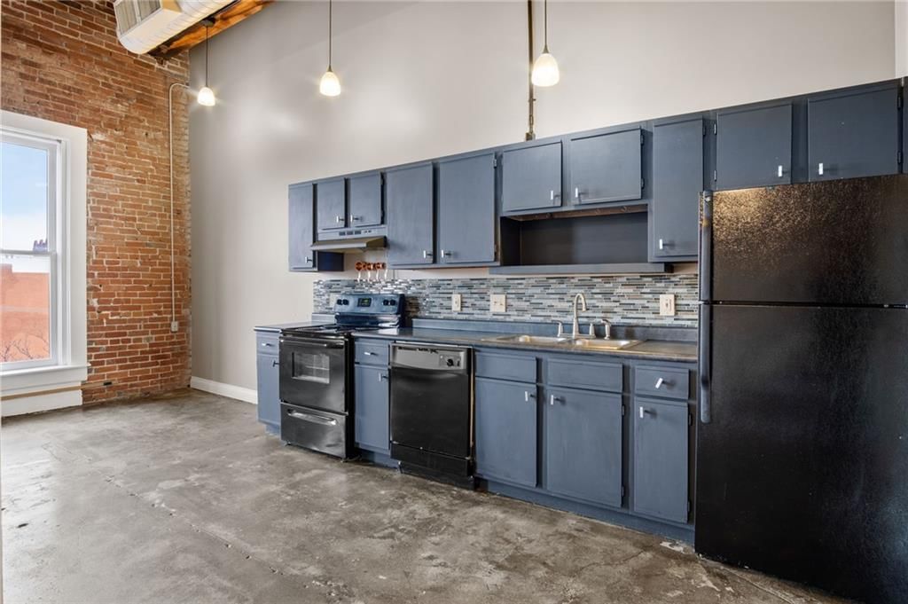 113 W 5th Street — photo 3