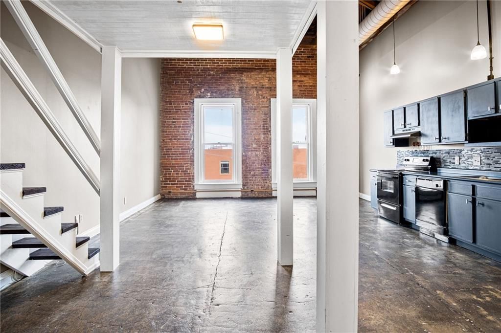 113 W 5th Street — photo 6