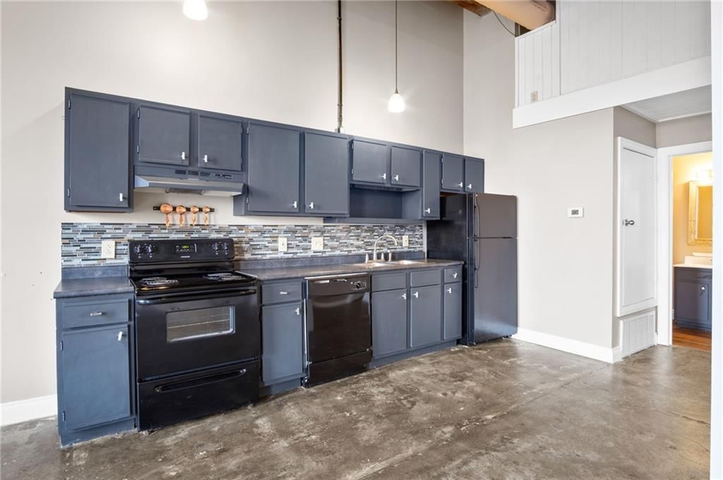 113 W 5th Street — photo 9