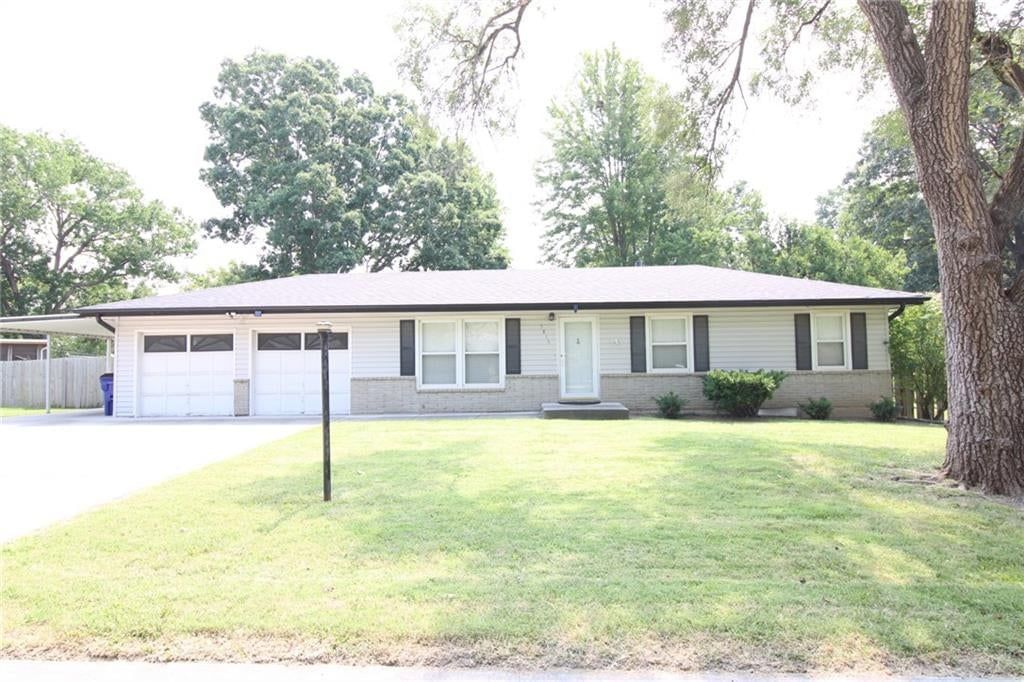 5815 N Tracy Avenue — photo 1