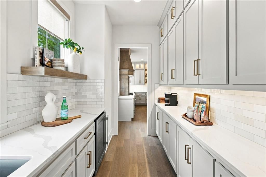 2907 W 72nd Terrace — photo 28