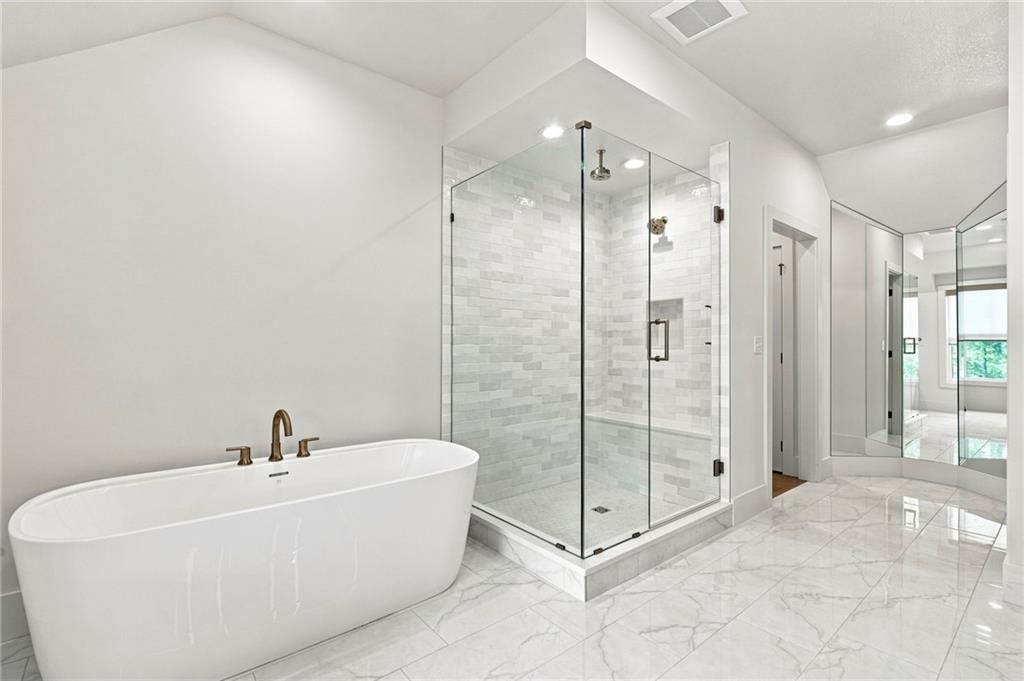 2907 W 72nd Terrace — photo 40