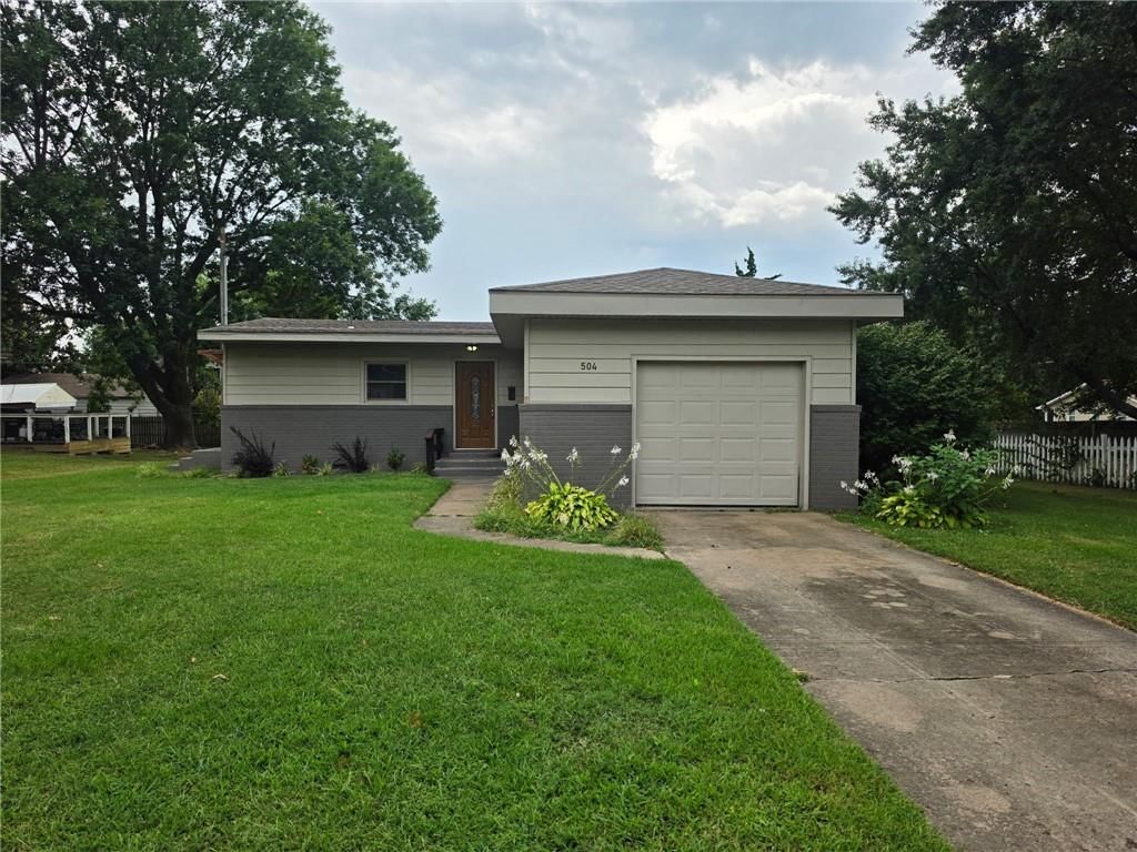 504 Utah Avenue — photo 1