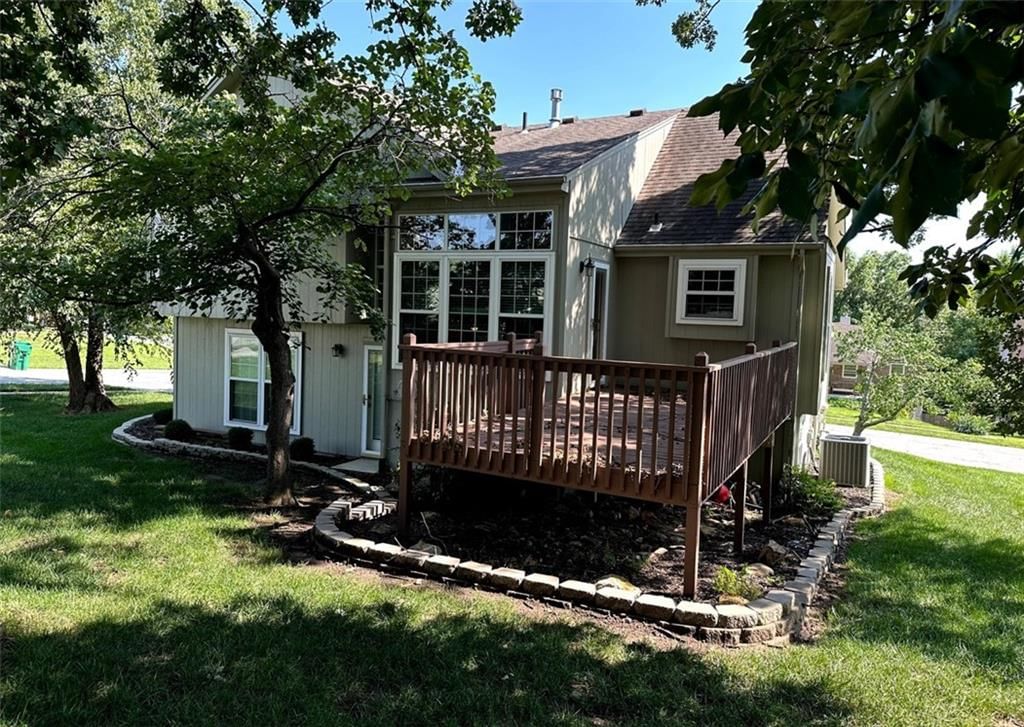 125 NW Whitlock Street — photo 11