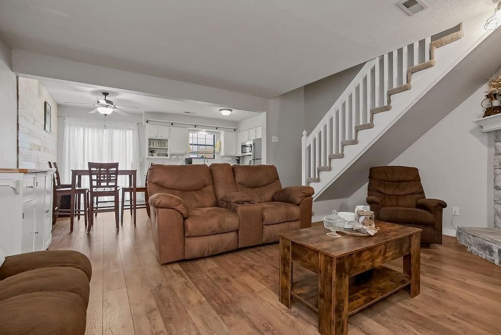 404 NE 6TH Street — photo 3