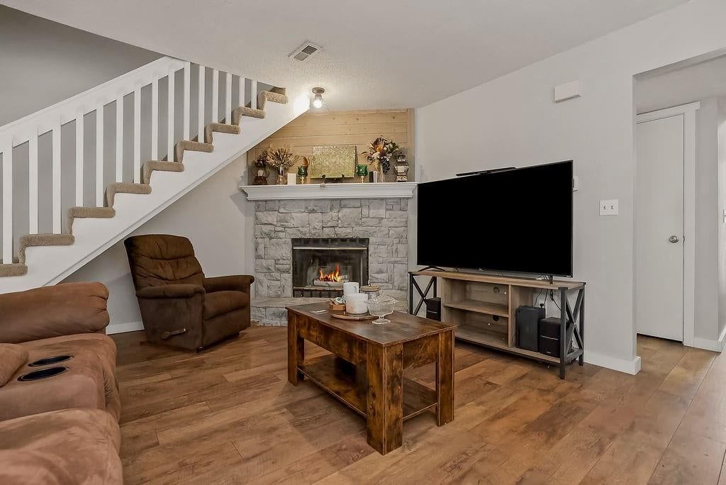 404 NE 6TH Street — photo 4
