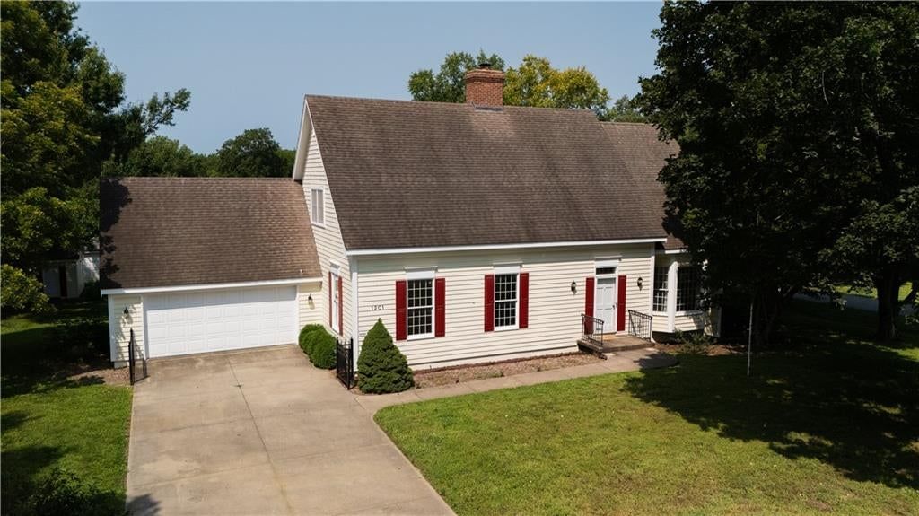 1201 9th Street, Baldwin City, KS
