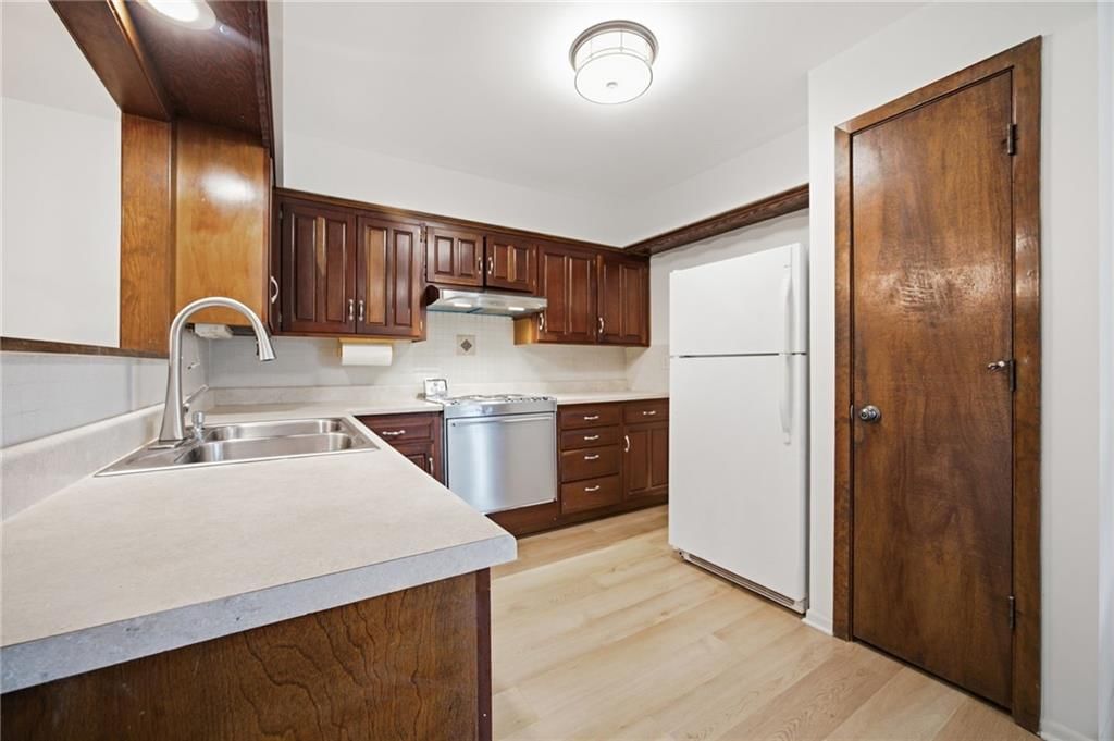 441 W 104th Street — photo 8