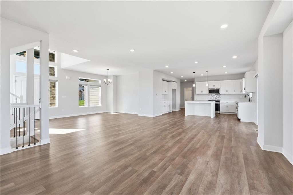 413 Woodview Drive — photo 6