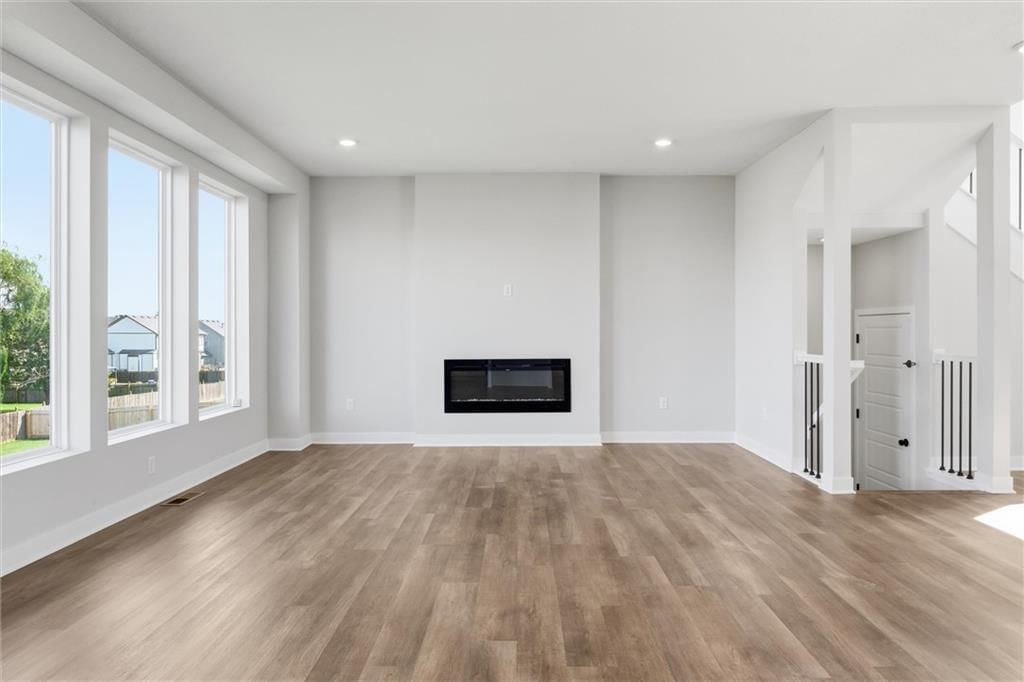 413 Woodview Drive — photo 9