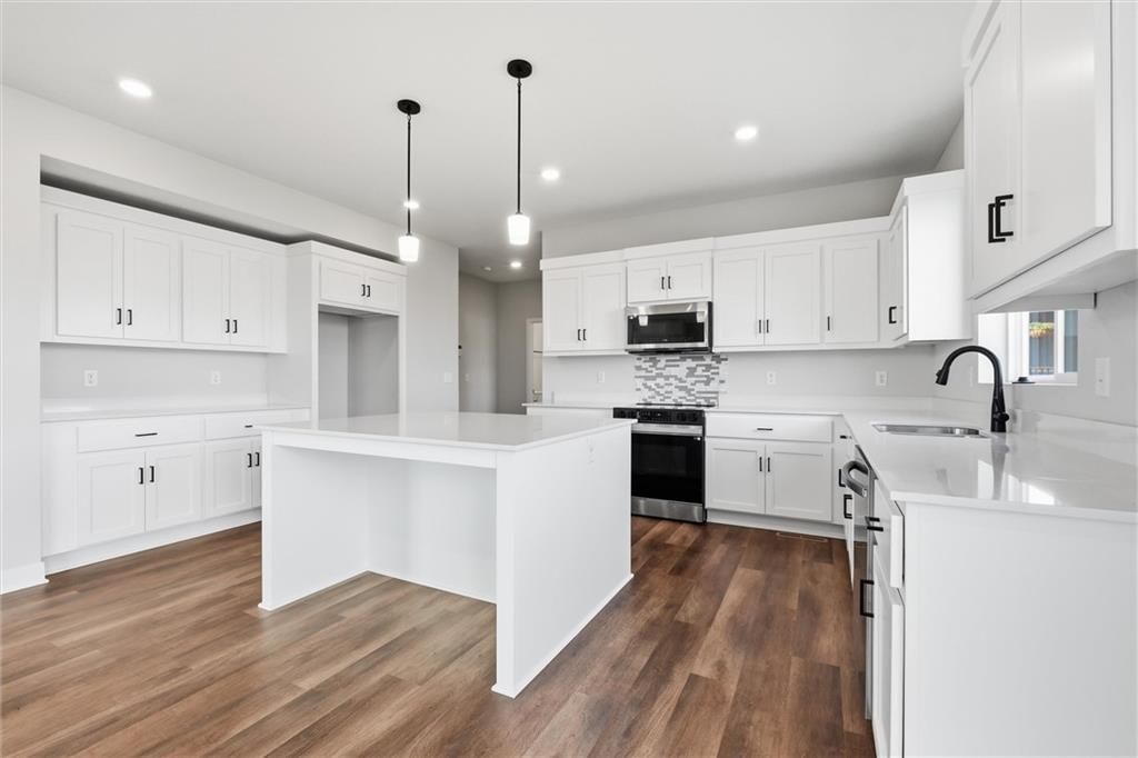 413 Woodview Drive — photo 11