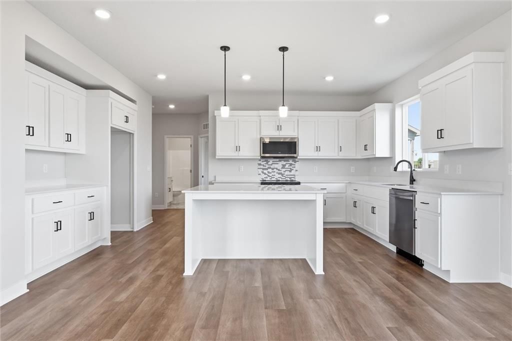 413 Woodview Drive — photo 12
