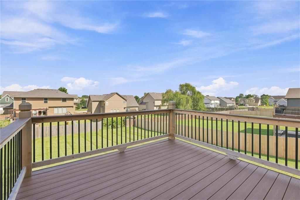 413 Woodview Drive — photo 36