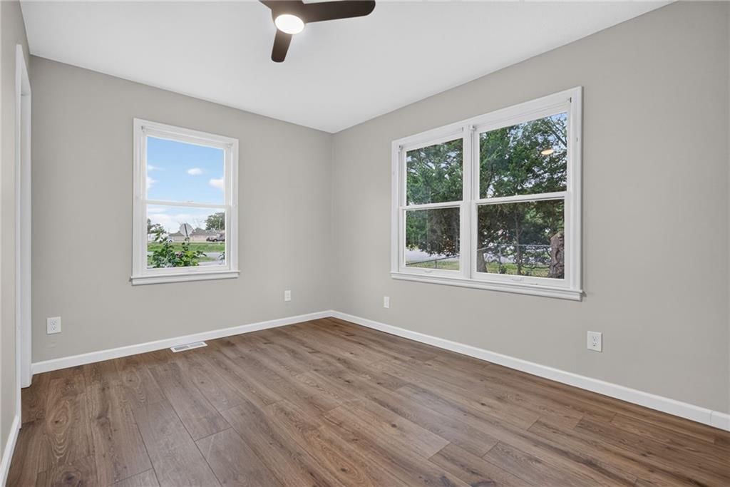 1037 S Brockway Street — photo 30