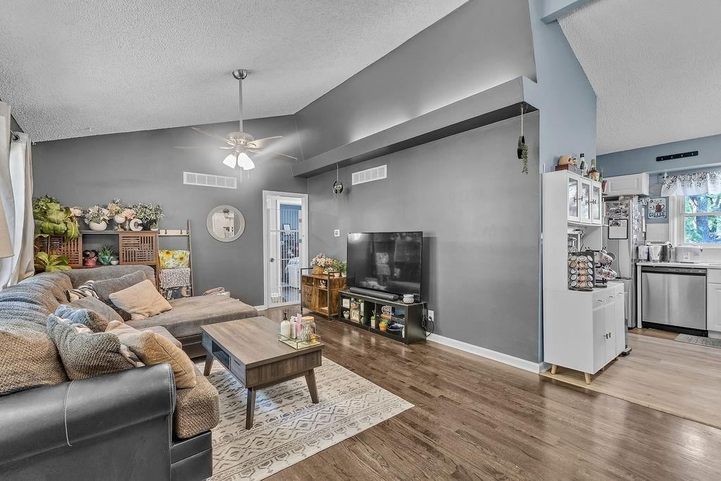 7414 Park Forest Lane — photo 3