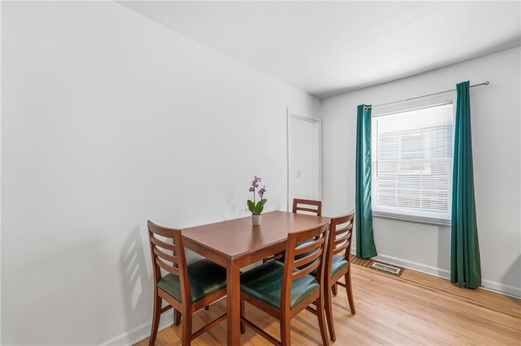 601 W 86th Terrace — photo 6