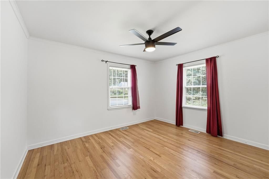 601 W 86th Terrace — photo 10
