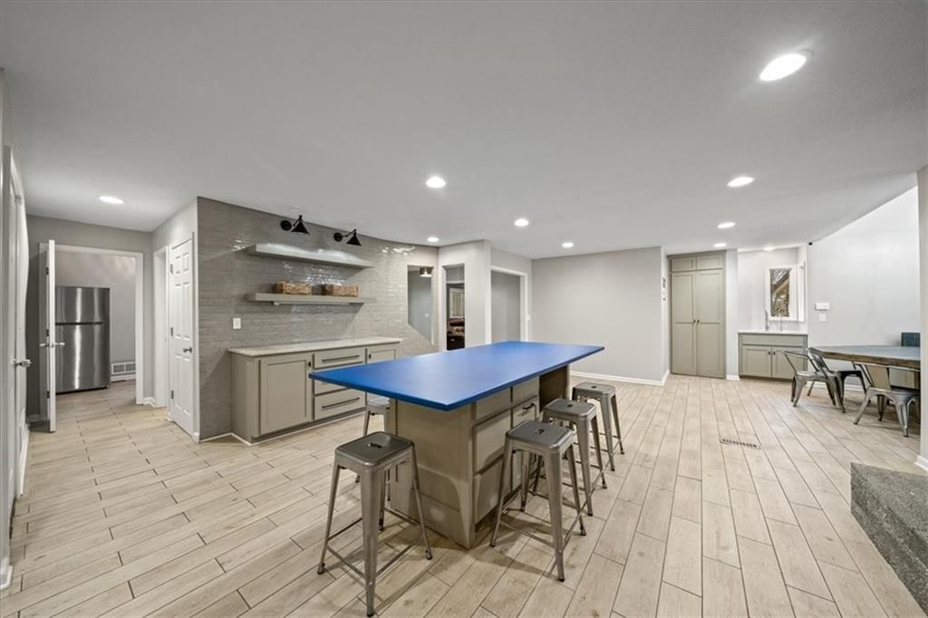 3617 NW Blue Jacket Drive — photo 4