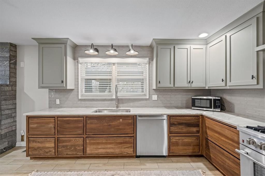 3617 NW Blue Jacket Drive — photo 6