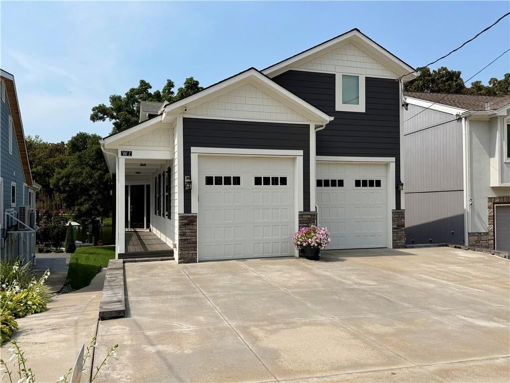 2 W Street — photo 1