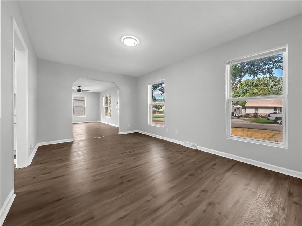 408 Zoe Street — photo 8