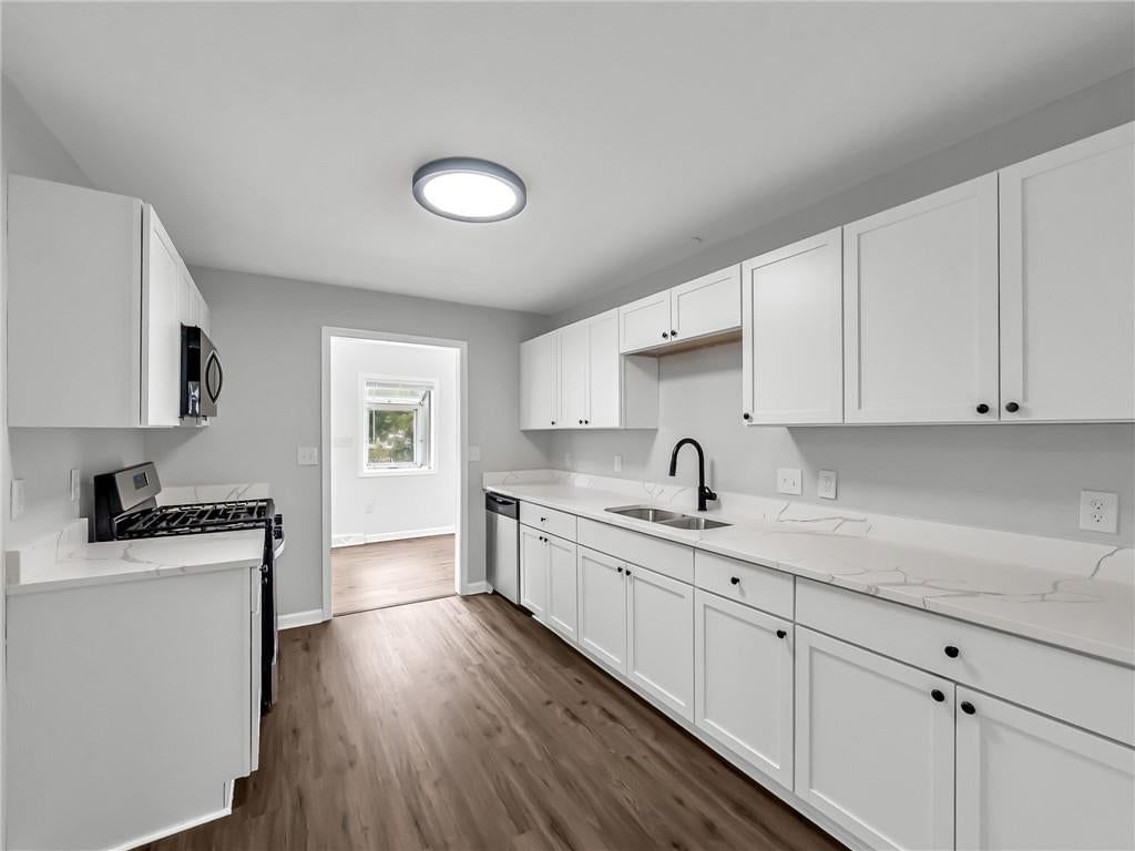 408 Zoe Street — photo 10