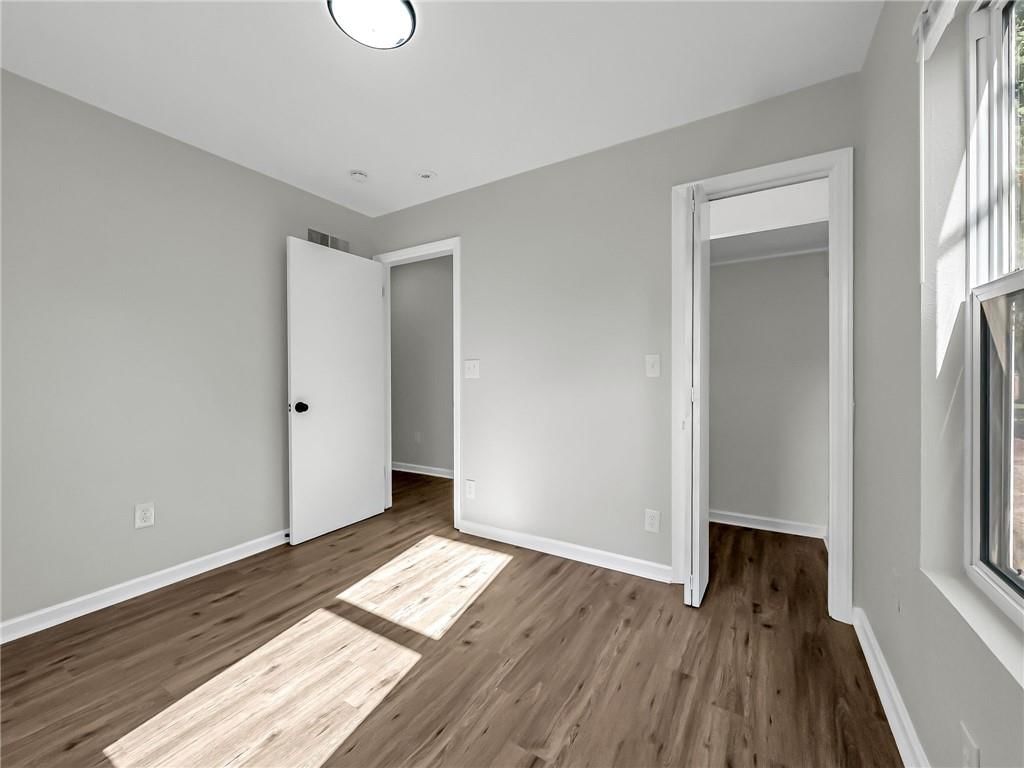408 Zoe Street — photo 16